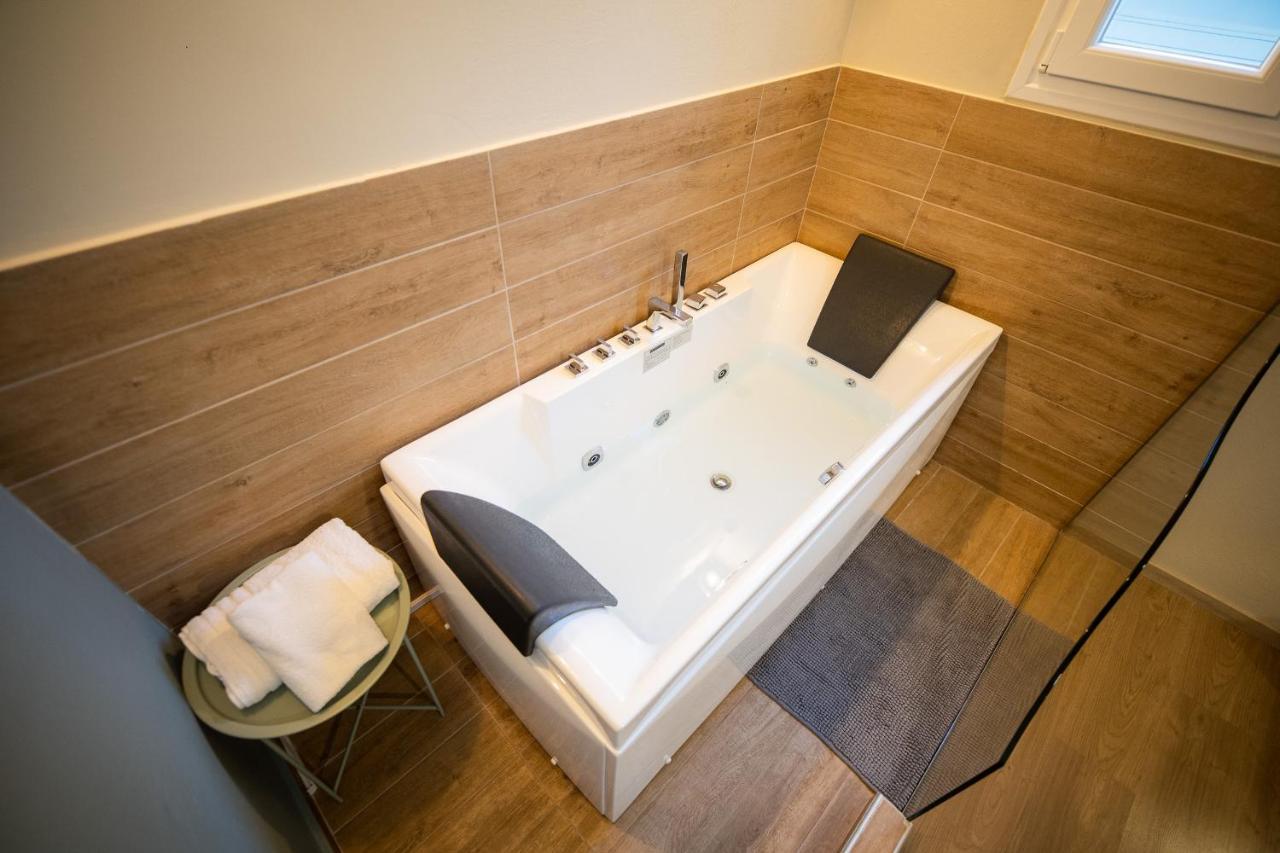 Belajo Central Apartment And Jacuzzi !! Волос Екстериор снимка